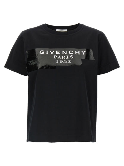 T-Shirt by Givenchy for women in cotton black showcases a fashionable silhouette, elegantly detailed with a fashionable short-sleeve and crew neckline for a sophisticated, high-fashion look.