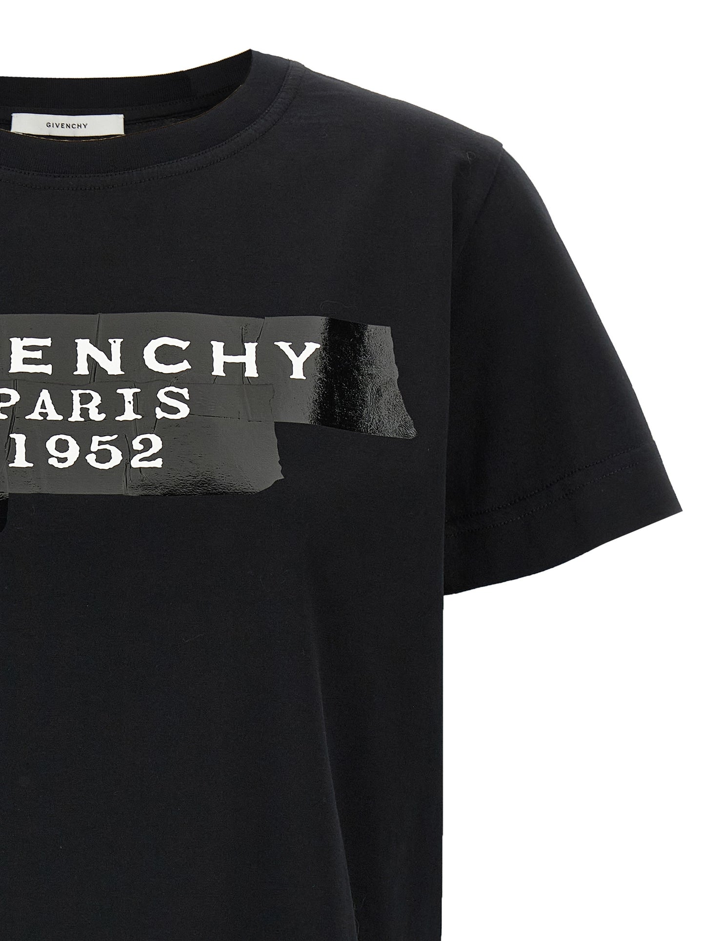 T-Shirt by Givenchy for women in cotton black features a plush silhouette, showcasing a sophisticated crew neckline and for a truly plush finish.
