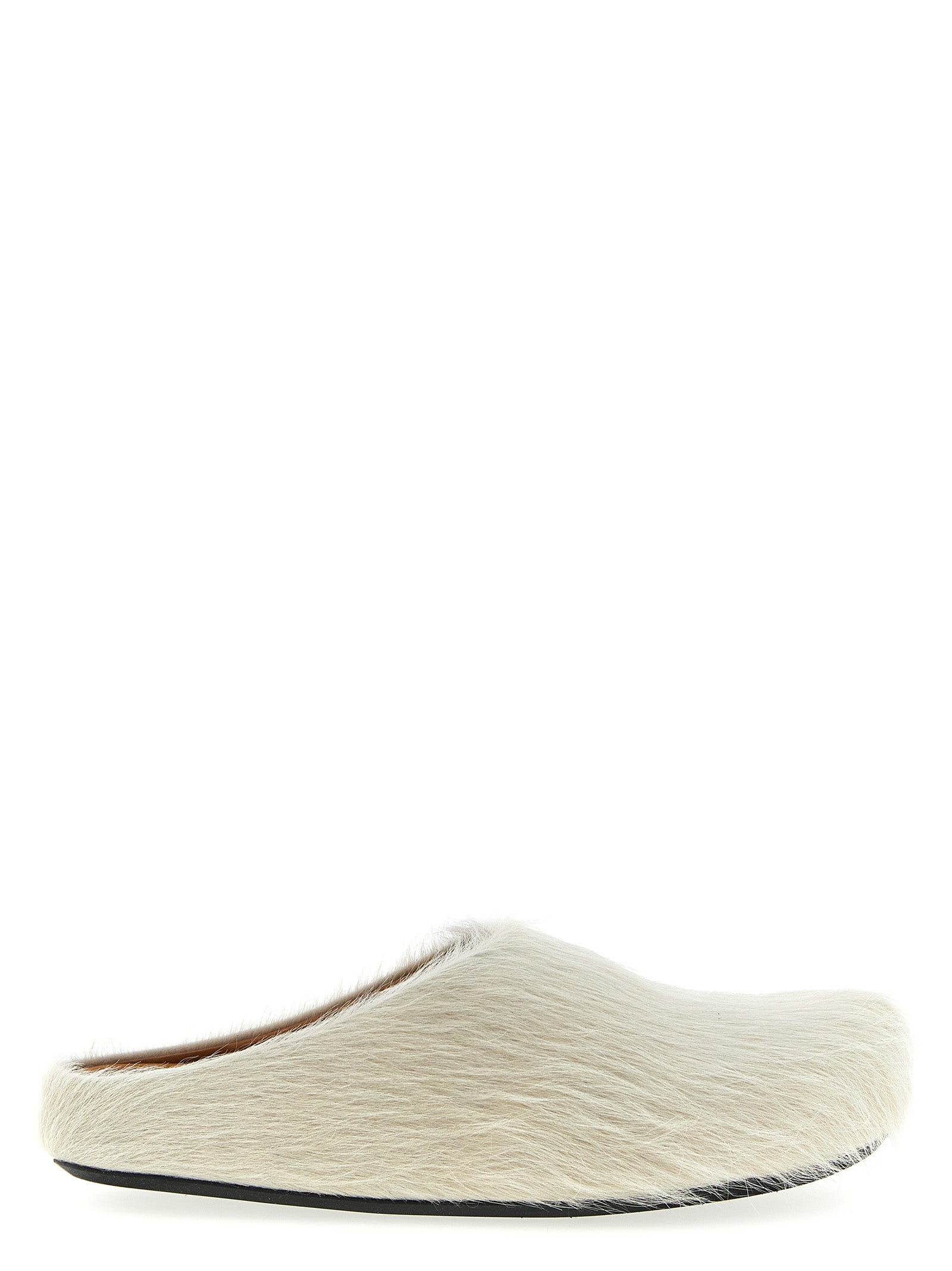 Flat Mule Mules Shoes by Marni for men in bos taurus calfskin leather white showcases a timeless silhouette from the Men's Bos Taurus Calfskin Leather Flat Mule Mules Shoes collection, featuring a timeless flat and for a timeless finish.