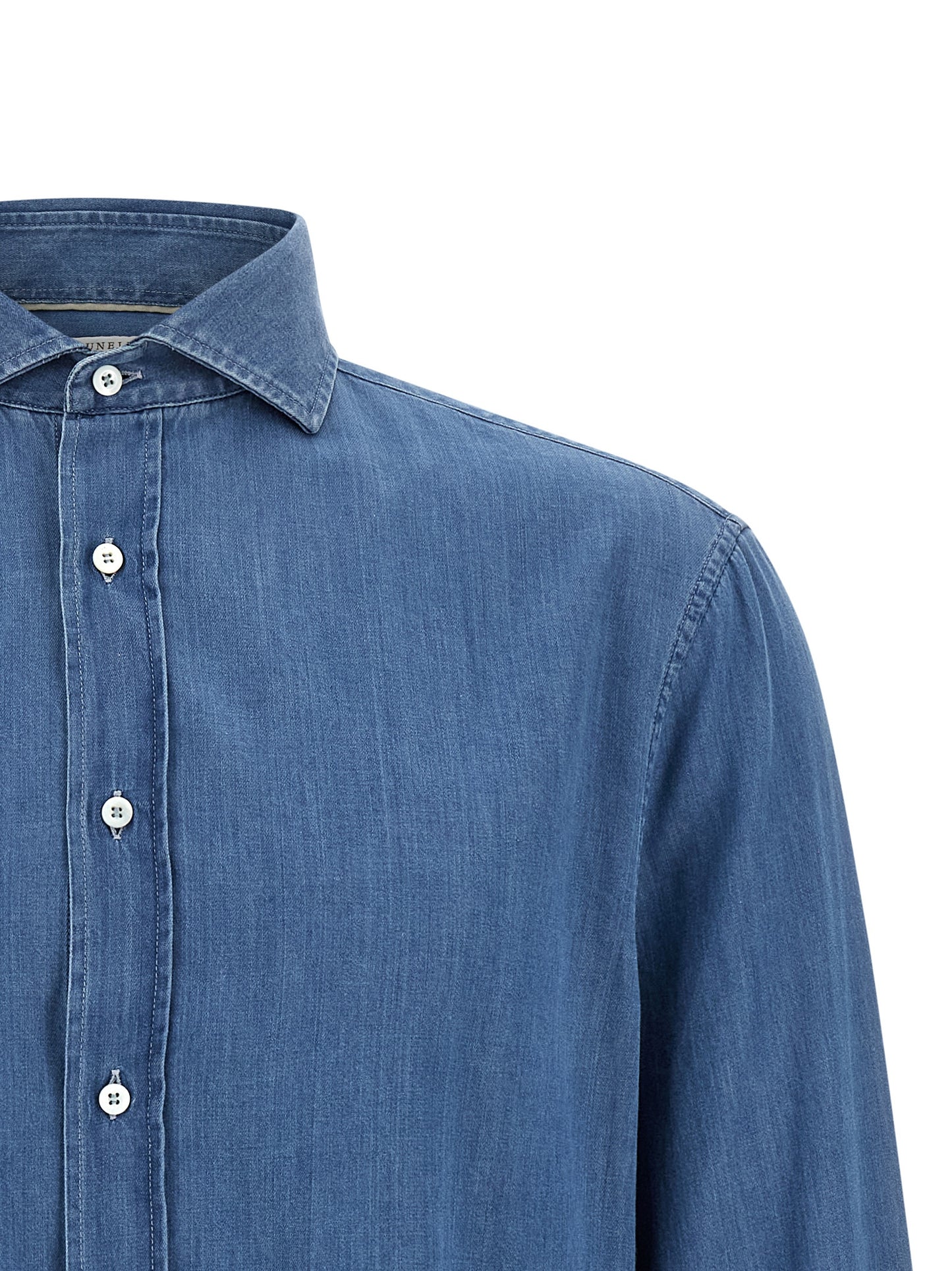 Shirt by Brunello Cucinelli for men in denim cotton blue, featuring a nuanced and nuanced for a sophisticated finish.
