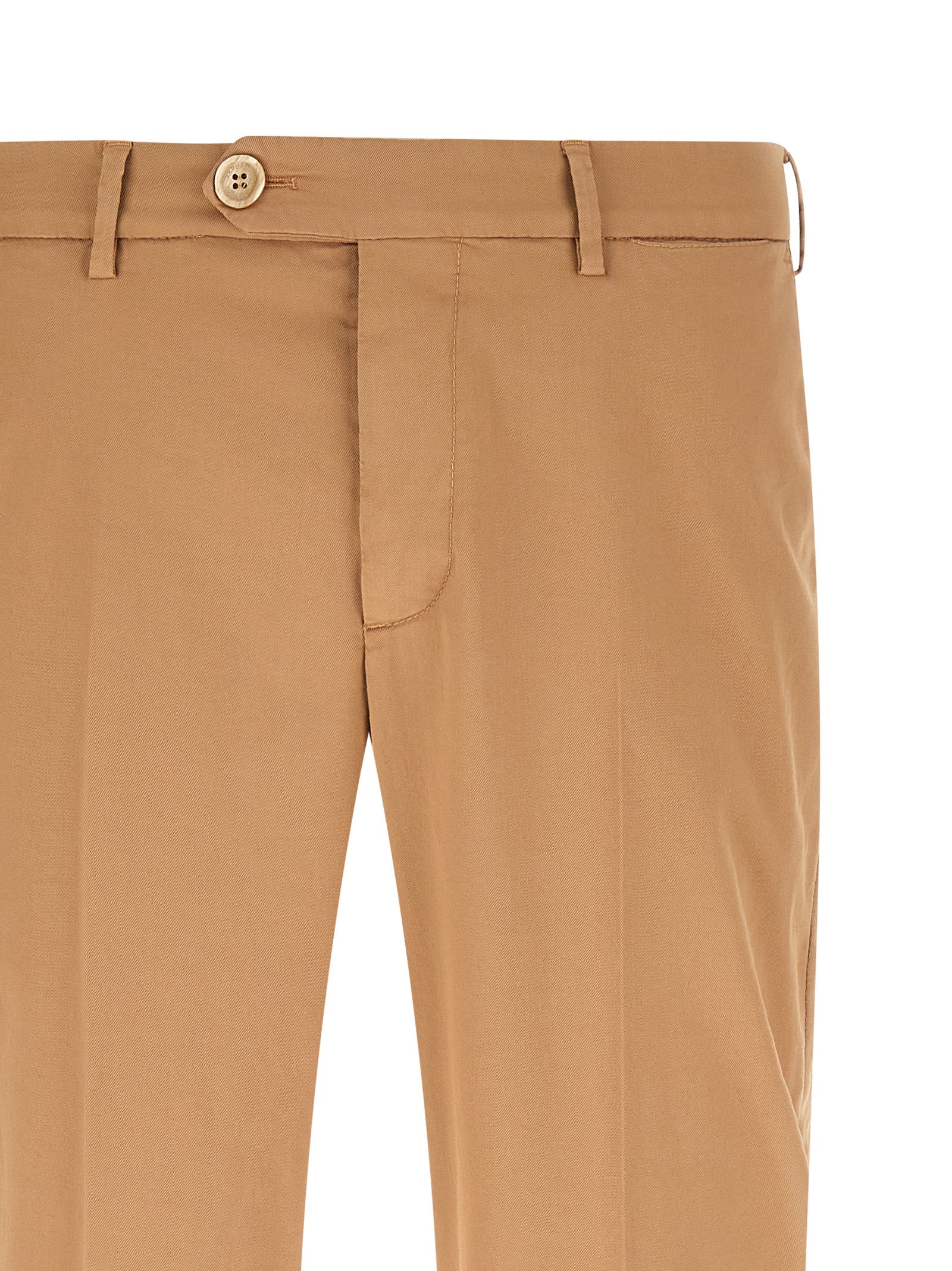 Trousers by Brunello Cucinelli for men in stretch cotton beige presents a perennial silhouette, meticulously tailored with a cut, long finish, and an elegant .