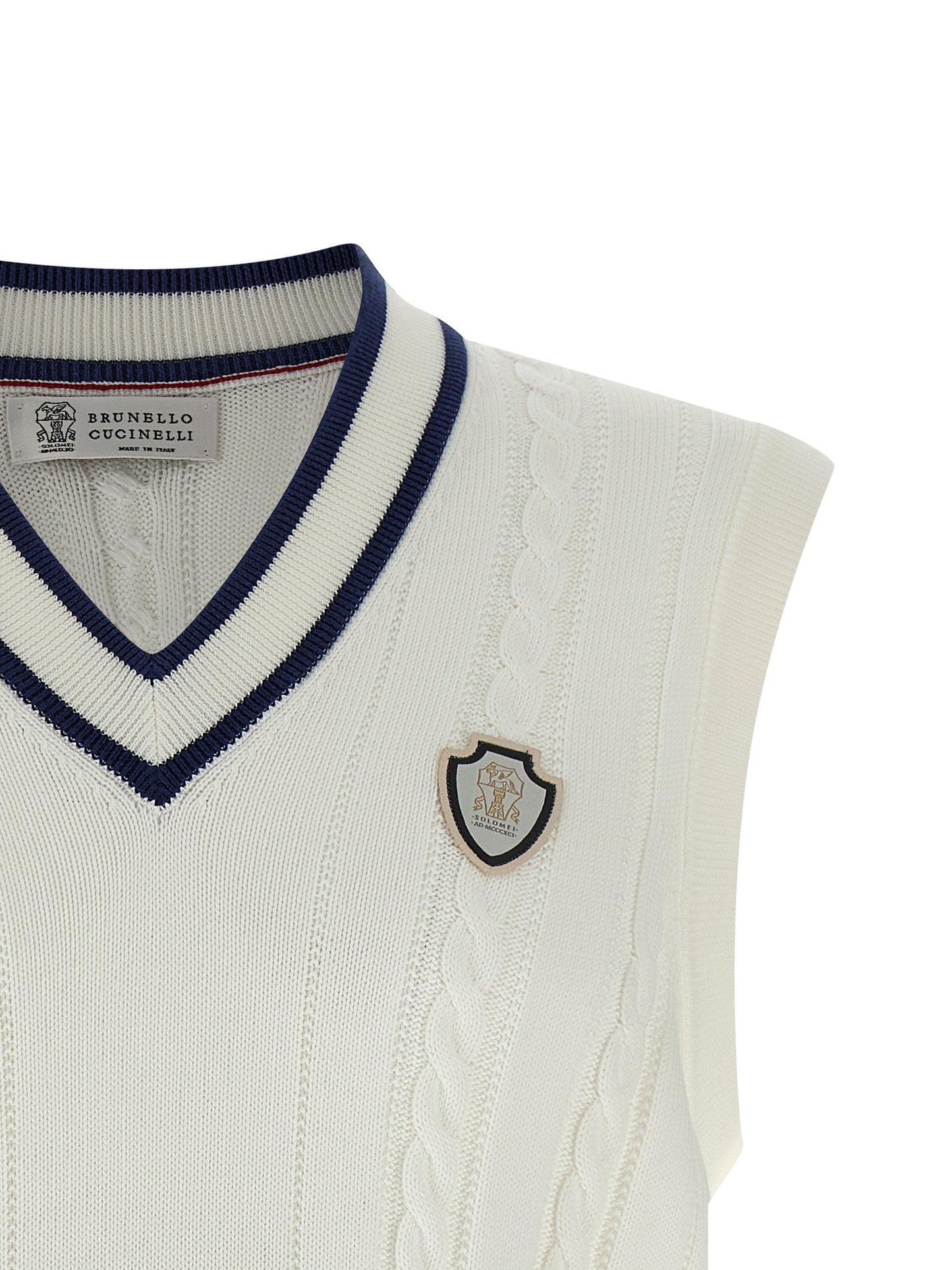 This Sweater by Brunello Cucinelli for men in cotton white & signature presents a understated silhouette, featuring a sophisticated v-neck neckline and for a understated finish.