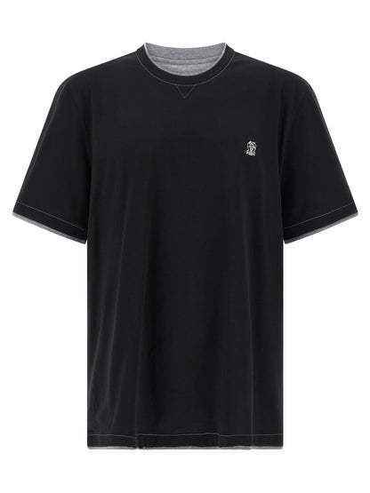 T-Shirt by Brunello Cucinelli for men in cotton black showcases a unassuming silhouette, artfully detailed with a refined crew neckline and unassuming short-sleeve for a sophisticated, contemporary look.