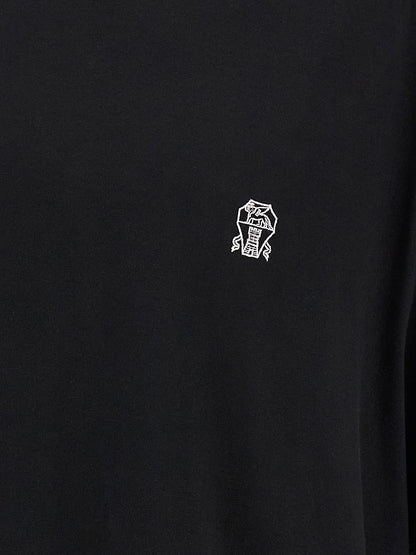 T-Shirt by Brunello Cucinelli for men in cotton black showcases a chic silhouette, artfully detailed with a chic crew neckline and for a chic finish.