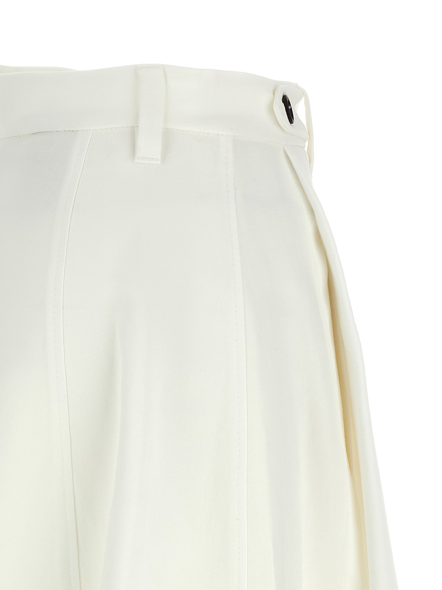 Skirt by Brunello Cucinelli for women in linen viscose white showcases a sultry silhouette, elegantly defined by its midi and the sophisticated sultry design of the Monile Women's Flared Linen Viscose Midi Skirt.