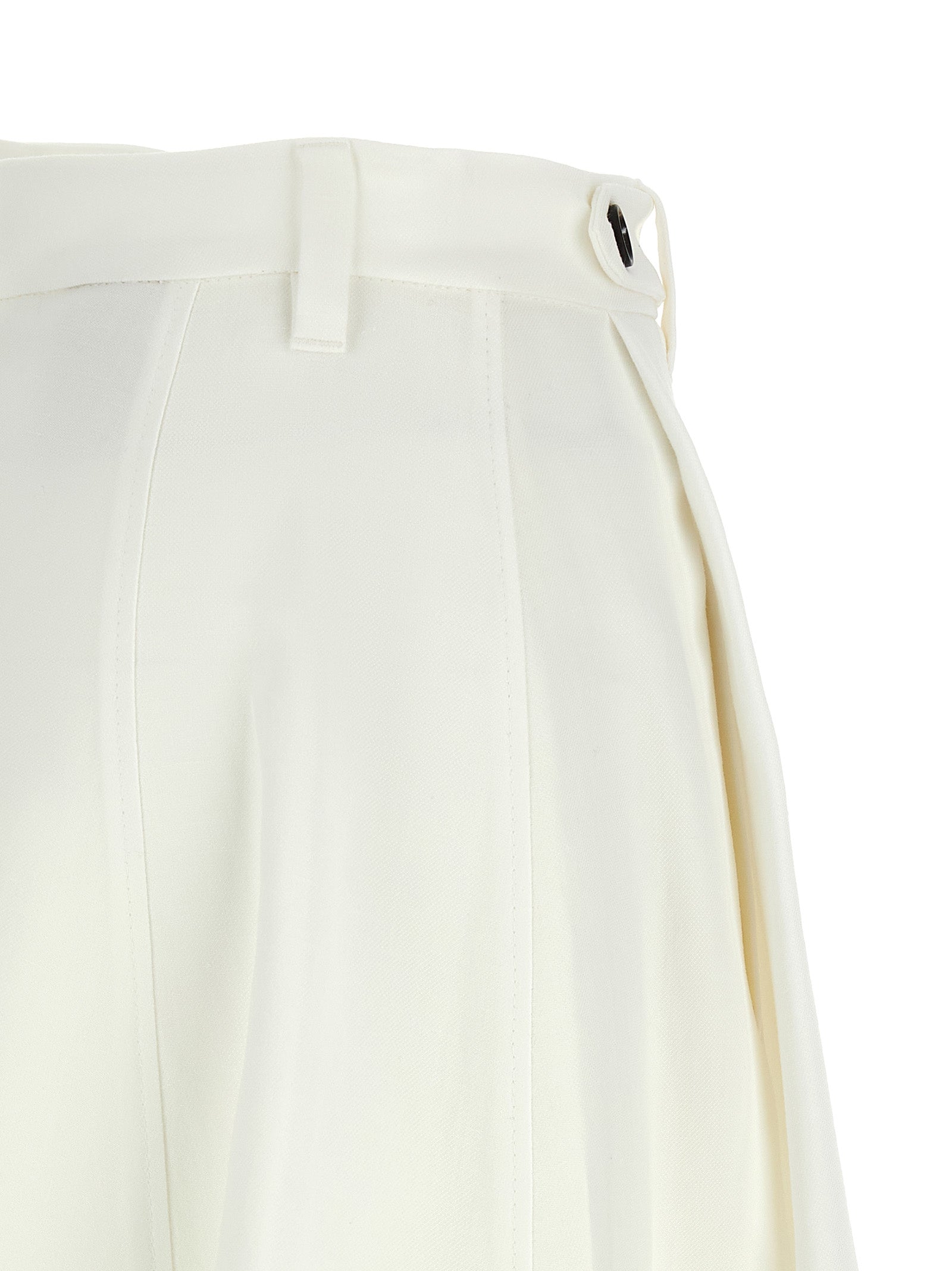 Skirt by Brunello Cucinelli for women in linen viscose white showcases a sultry silhouette, elegantly defined by its midi and the sophisticated sultry design of the Monile Women's Flared Linen Viscose Midi Skirt.