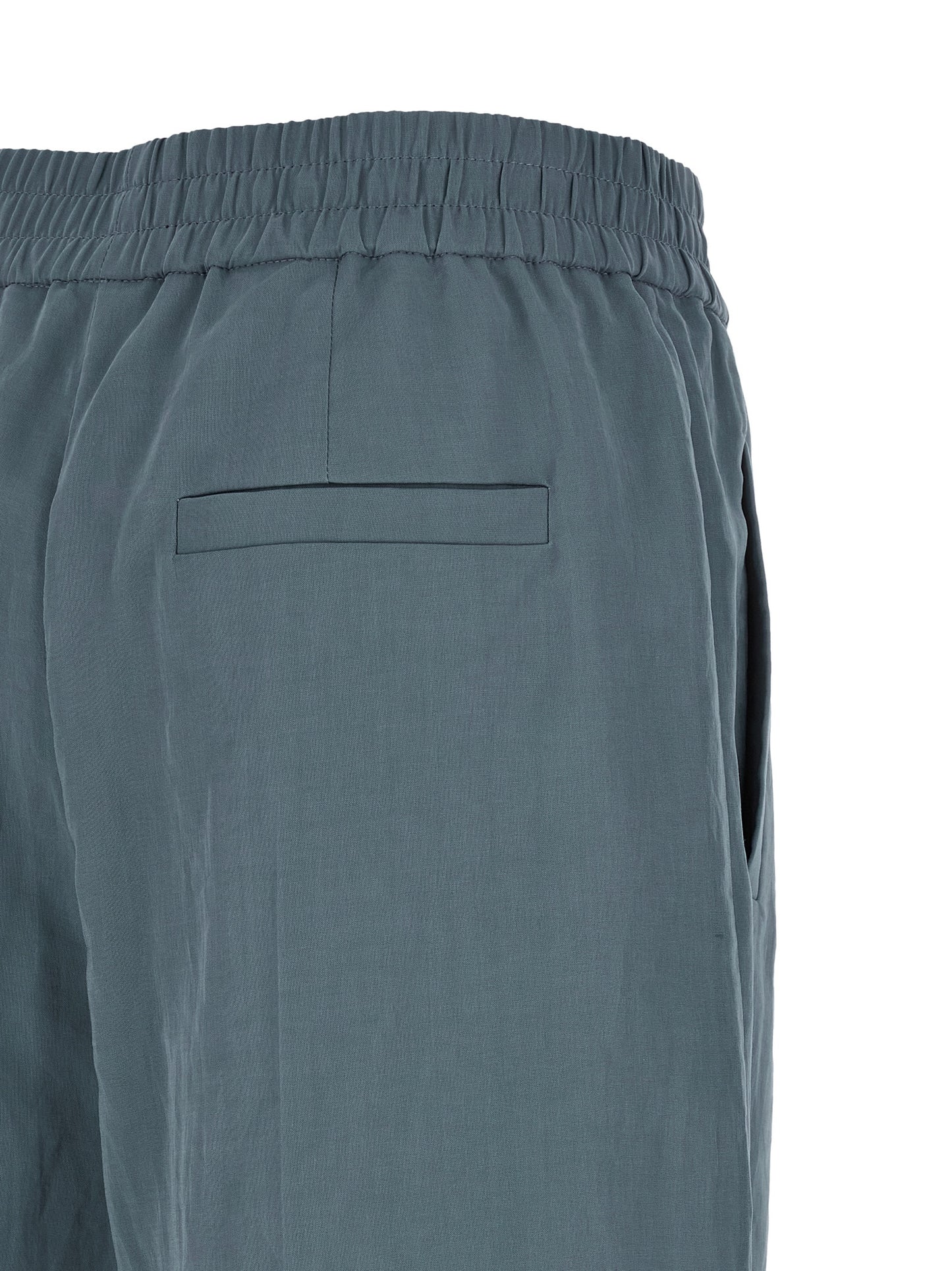 Casual Pants by Brunello Cucinelli for women in cotton blue presents a refined pantology silhouette, artfully defined by a refined pantology wide, long, and a sophisticated high rise.