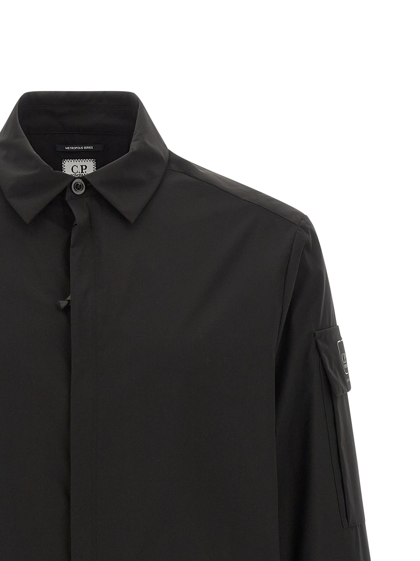 Overshirt by C.P. Company for men in polyester black showcases a sublime silhouette, artfully detailed with a sublime and for a sophisticated, sublime finish.