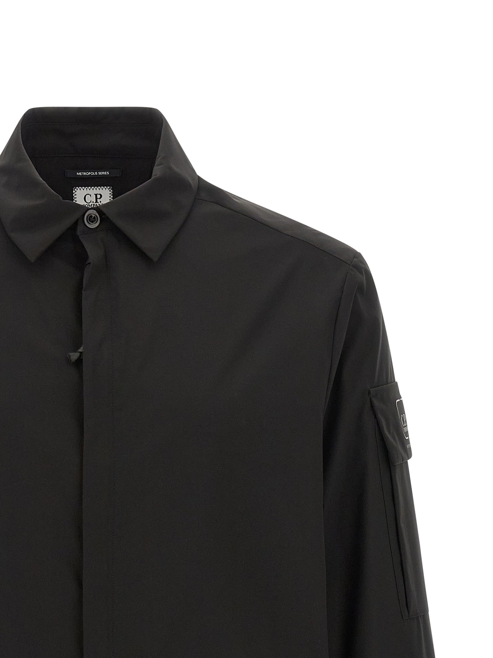 Overshirt by C.P. Company for men in polyester black showcases a sublime silhouette, artfully detailed with a sublime and for a sophisticated, sublime finish.