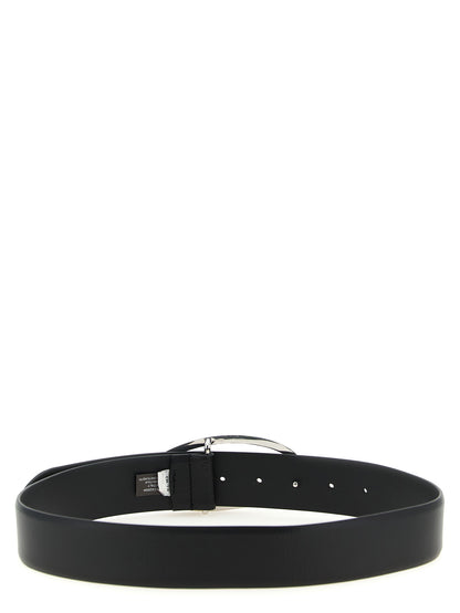 Belt by Diesel for women in leather & metal black features a versatile silhouette, artfully showcasing the versatile design of the 1 Dr Leather & Metal Belt for a sophisticated, premium finish.