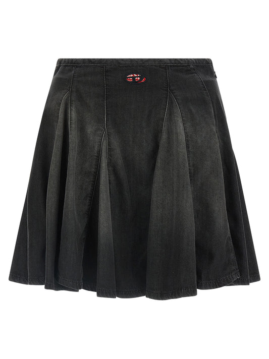 Skirt by Diesel for women in lyocell & cotton black features a captivating silhouette, showcasing the captivating Women's Pleated Lyocell & Cotton Mini Long Skirt design with a sophisticated mini long for a captivating look.