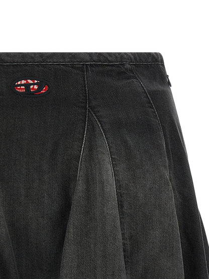 Skirt by Diesel for women in lyocell & cotton black features a contoured silhouette from the Women's Pleated Lyocell & Cotton Mini Long Skirt collection, characterized by its contoured mini long for a contoured finish.