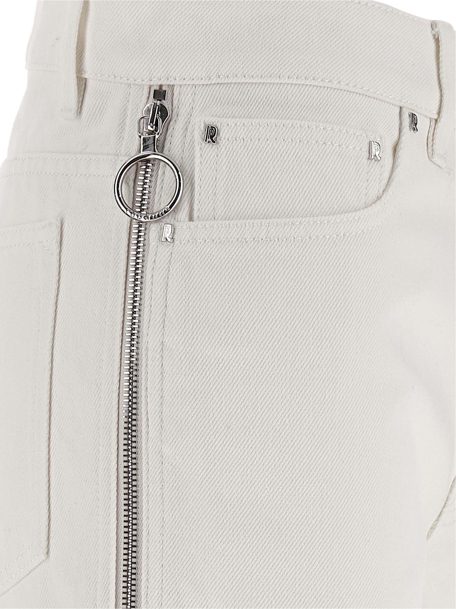 Jeans by Paco Rabanne for women in denim cotton white features an sophisticated mid rise and with a precise long, creating a sophisticated and sophisticated silhouette.