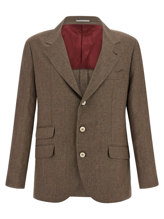 This Blazer by Brunello Cucinelli for men in linen & cupro brown & horn presents a tailored silhouette, meticulously tailored with a tailored and distinctive for a tailored finish.