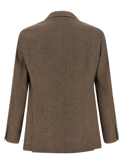 Blazer by Brunello Cucinelli for men in linen & cupro brown & horn presents a distinguished silhouette, detailed with a distinguished and distinctive for a truly sophisticated finish.