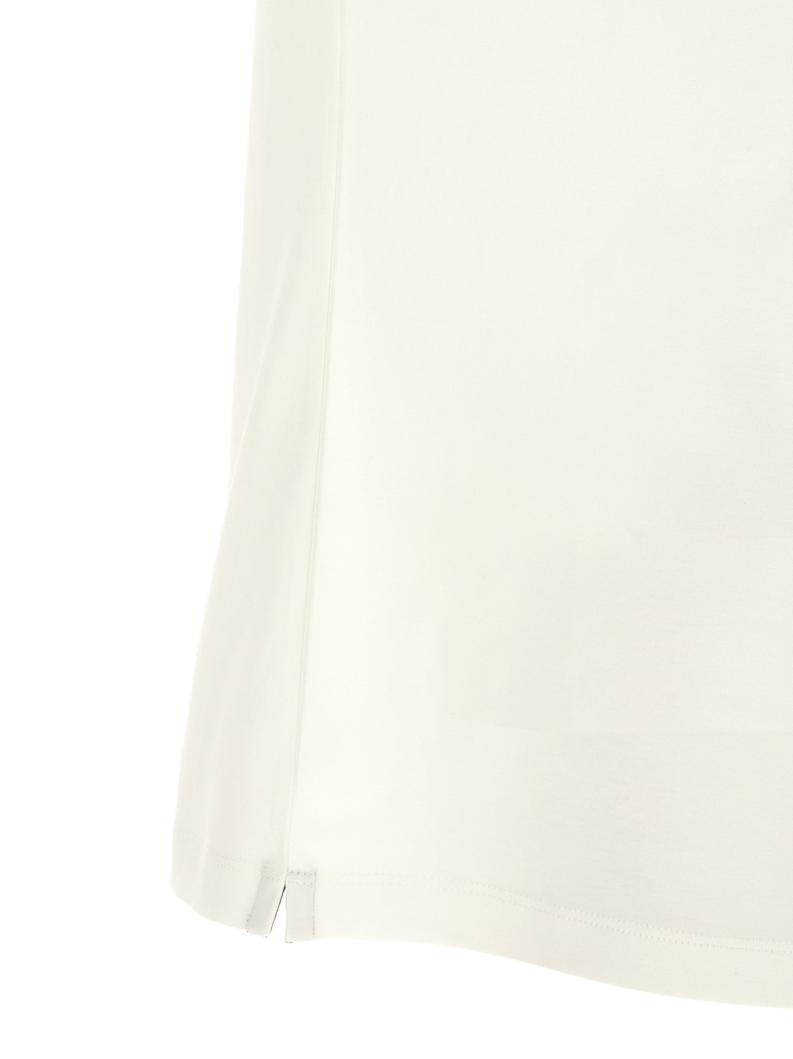 T-Shirt by Brunello Cucinelli for men in cotton white & print showcases a fashionable silhouette, elegantly detailed with a fashionable and for a sophisticated, high-fashion look.