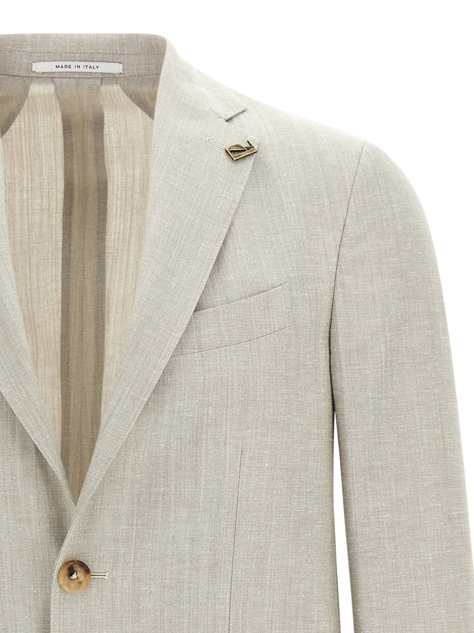 This Blazer by Pal Zileri for men in cotton cupro wool & linen copper, gray, horn & signature presents a tailored silhouette, meticulously tailored with a tailored and distinctive for a tailored finish.