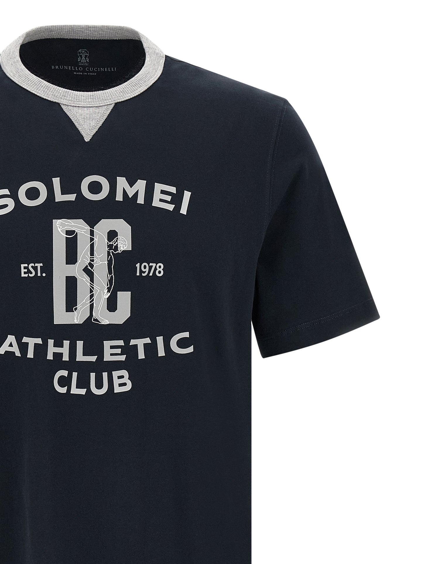 T-Shirt by Brunello Cucinelli for men in cotton blue & print showcases a fashionable silhouette, elegantly detailed with a fashionable and for a sophisticated, high-fashion look.