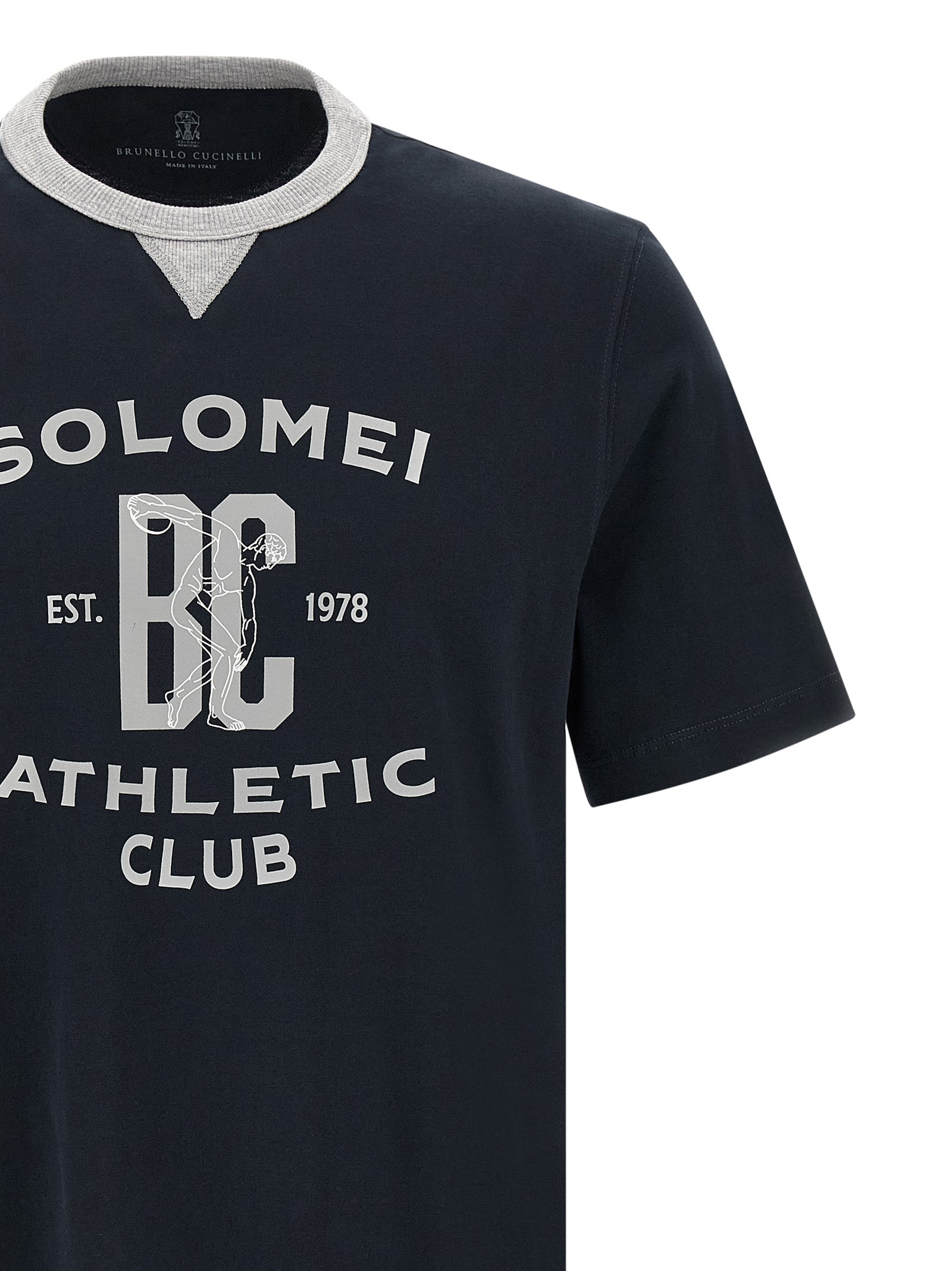 T-Shirt by Brunello Cucinelli for men in cotton blue & print showcases a fashionable silhouette, elegantly detailed with a fashionable and for a sophisticated, high-fashion look.