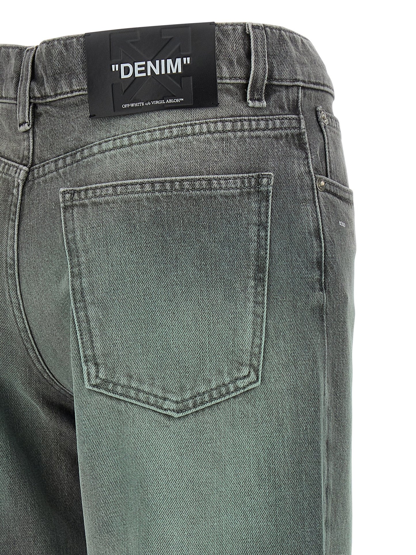 Jeans by Off-White for women in denim cotton gray, white, signature & print features an sophisticated and straight-leg & wide with a precise long, creating a sophisticated and sophisticated silhouette.