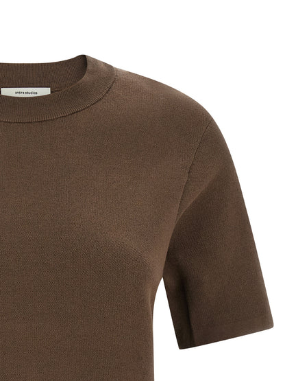T-Shirt by Entire Studios for women in cotton brown features an edgy silhouette, meticulously detailed with a sophisticated and crew neckline for a truly edgy finish.