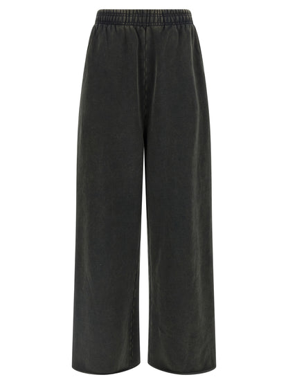 Joggers by Entire Studios for women in organic cotton black presents a refined pantology silhouette, artfully defined by a refined pantology straight-leg & wide, long, and a sophisticated .