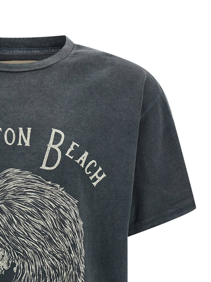 T-Shirt by GALLERY DEPT. for men in cotton black & print showcases a fashionable silhouette, elegantly detailed with a fashionable and crew neckline for a sophisticated, high-fashion look.