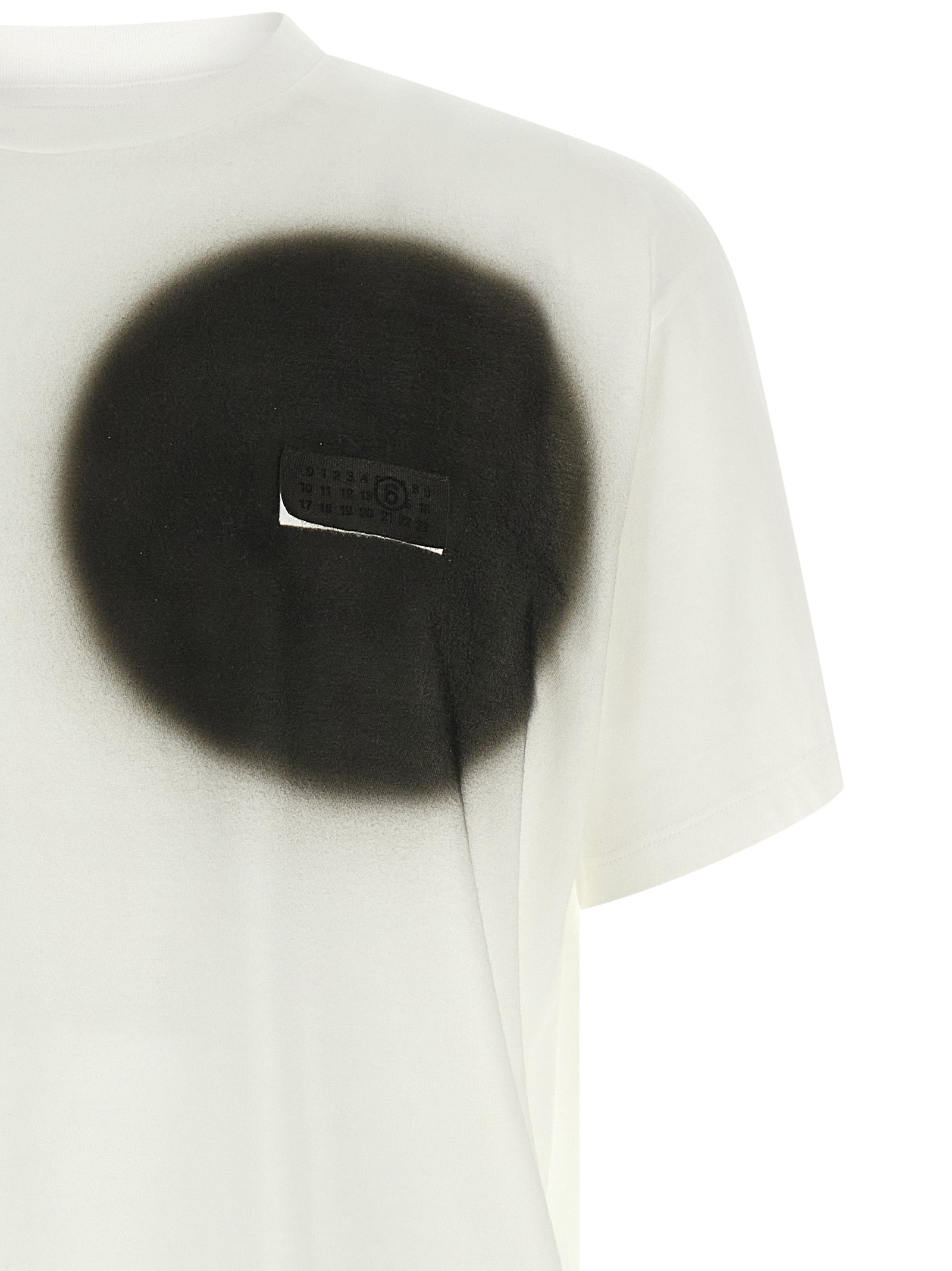 T-Shirt by MM6 Maison Margiela for men in cotton white & signature features an edgy silhouette, meticulously detailed with a sophisticated and crew neckline for a truly edgy finish.