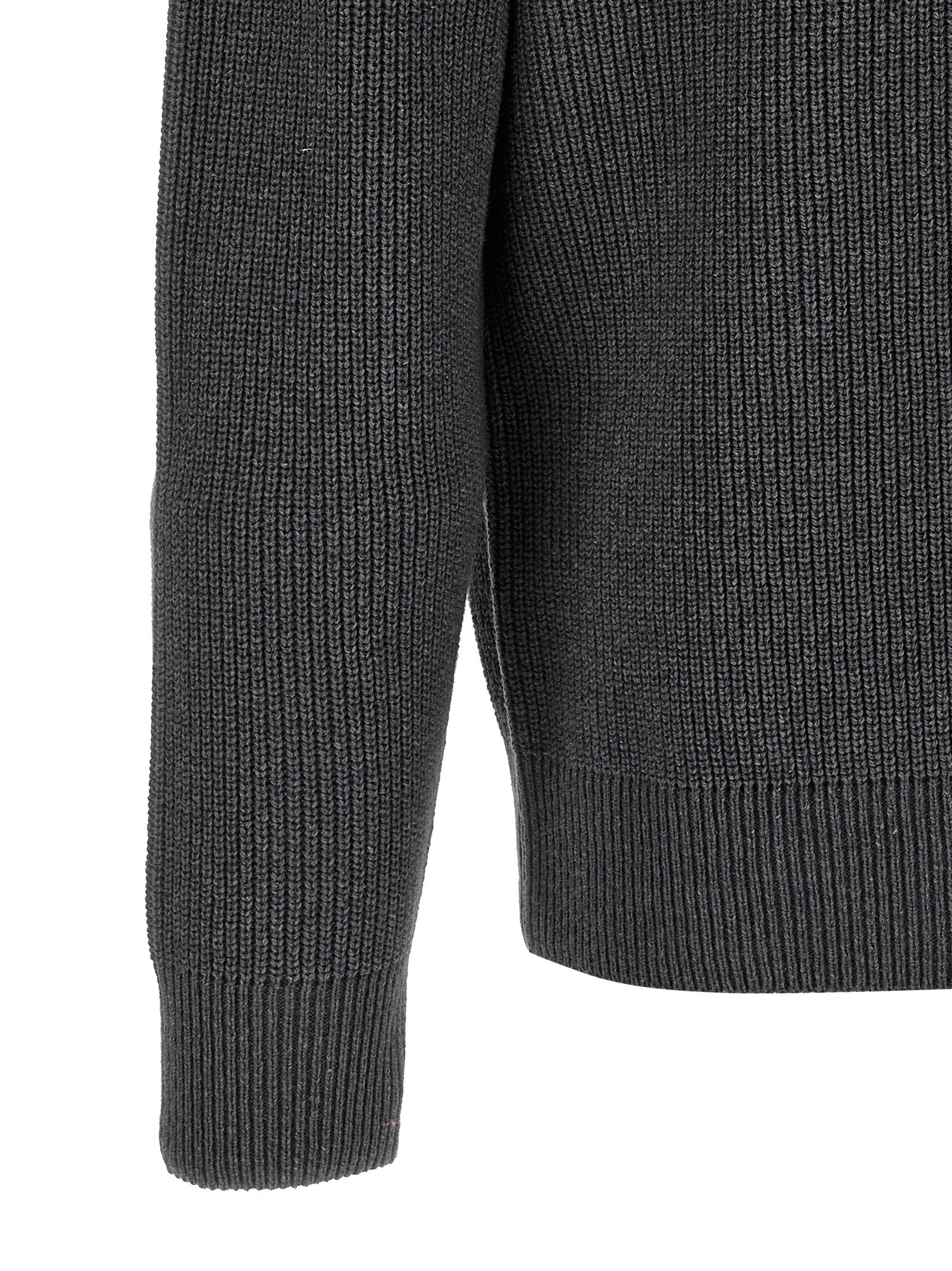 Cardigan by J.W.Anderson for men in cotton & wool gray & horn presents a textural silhouette, artfully finished with a textural high-neck neckline and for a sophisticated, textural look.
