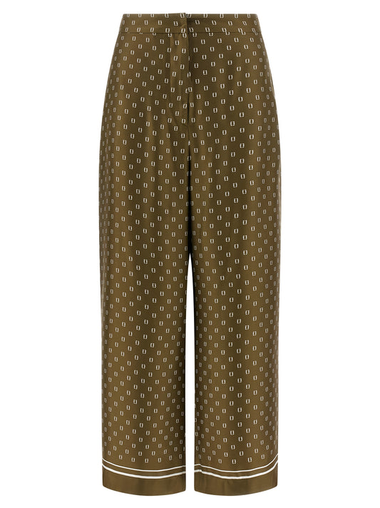 Casual Pants by Max Mara for women in silk twill bicolour, green & print presents a refined pantology silhouette, artfully defined by a refined pantology straight-leg, wide & cropped, cropped, and a sophisticated .