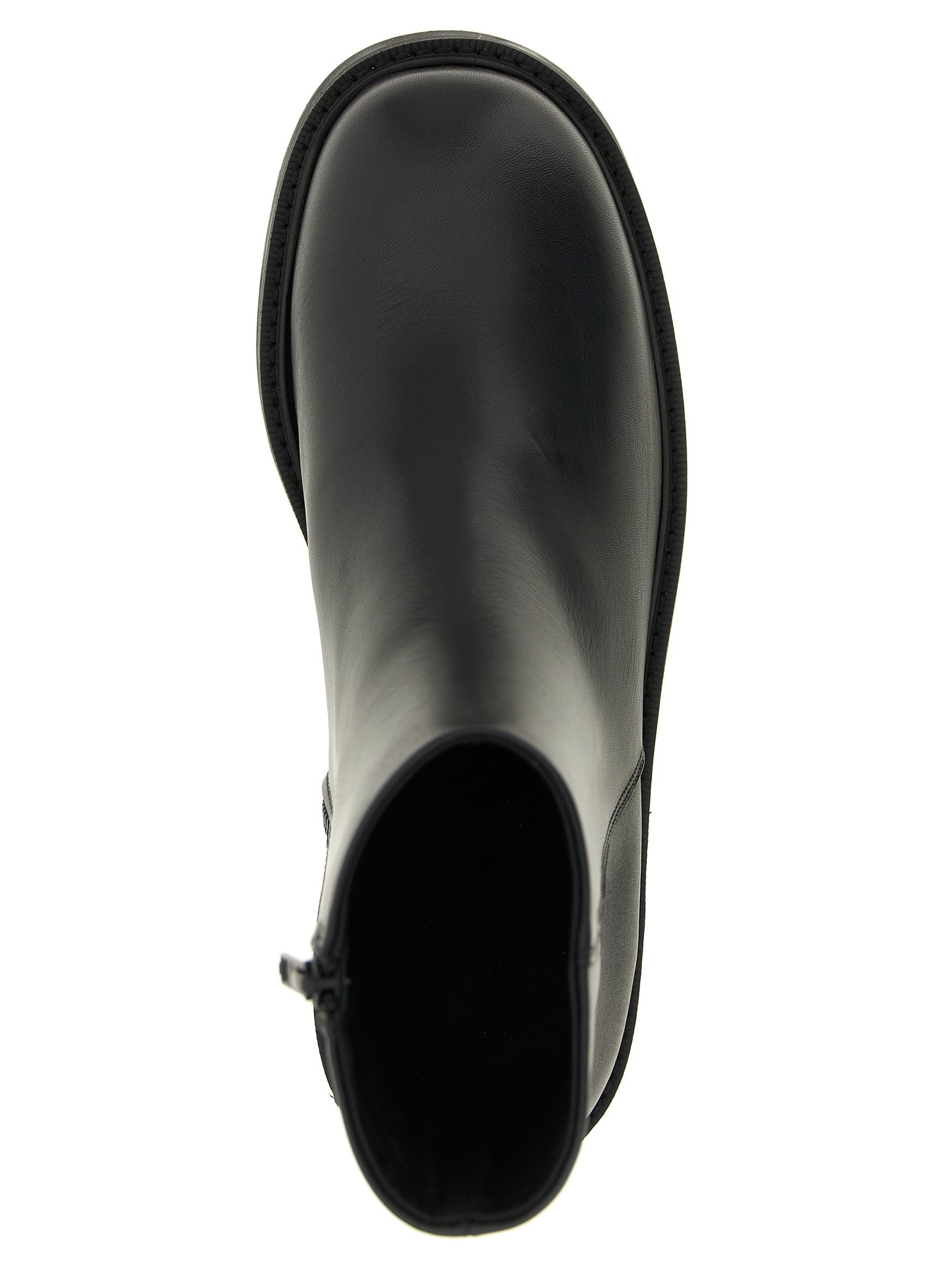 Ankle Boots by SÉFR for men in bos taurus calfskin leather black features an high-performance silhouette, showcasing the sophisticated design of the Men's Bos Taurus Calfskin Leather Ankle Boots with a and a refined .