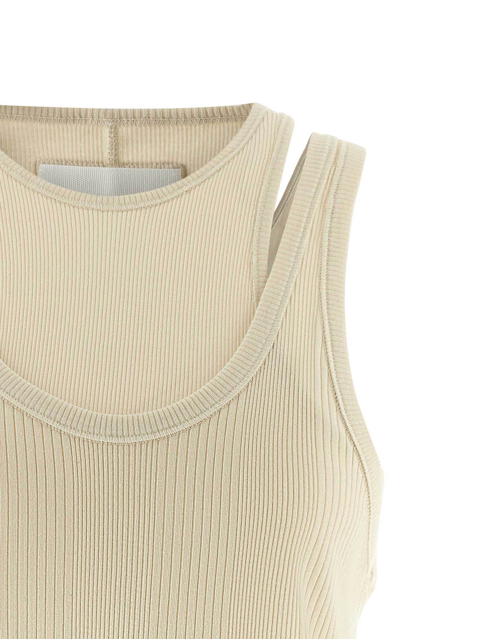 T-Shirt by Armarium for women in cotton white showcases a unassuming silhouette, artfully detailed with a refined and unassuming for a sophisticated, contemporary look.