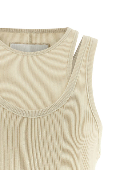 T-Shirt by Armarium for women in cotton white showcases a unassuming silhouette, artfully detailed with a refined and unassuming for a sophisticated, contemporary look.
