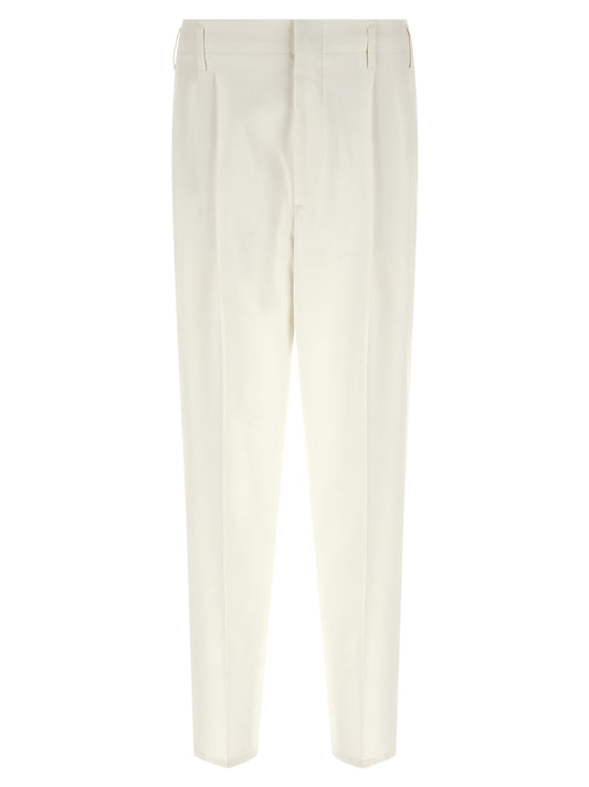 Trousers by Brunello Cucinelli for men in cotton white features a sculptural silhouette, showcasing a sculptural tapered-leg and long with a sophisticated high rise for a sculptural finish.