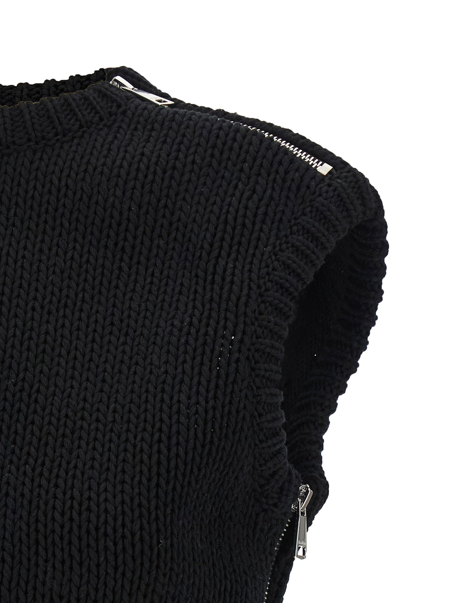 Cardigan by Max Mara for women in cotton black showcases a captivating silhouette, artfully detailed with a captivating and for a truly sophisticated captivating look.