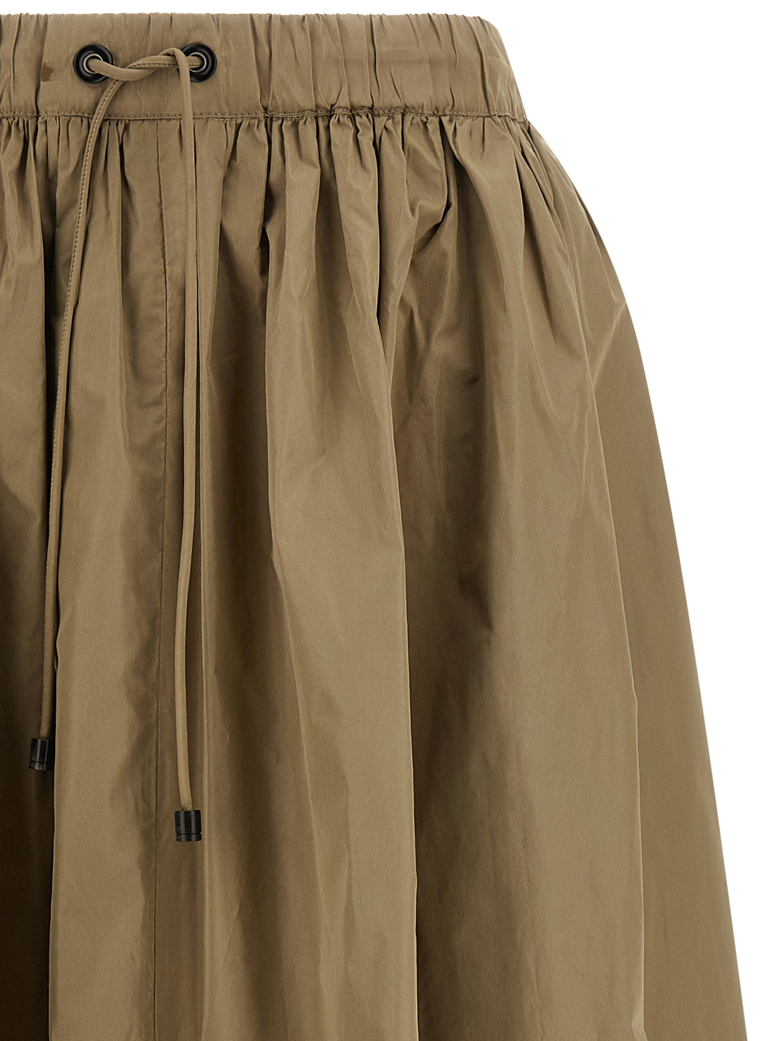 Skirt by Max Mara for women in polyester & silk bicolour & green features an tailored silhouette, artfully capturing the essence of Essence Grace Women's Flared Polyester & Silk Midi Skirt in a sophisticated midi.