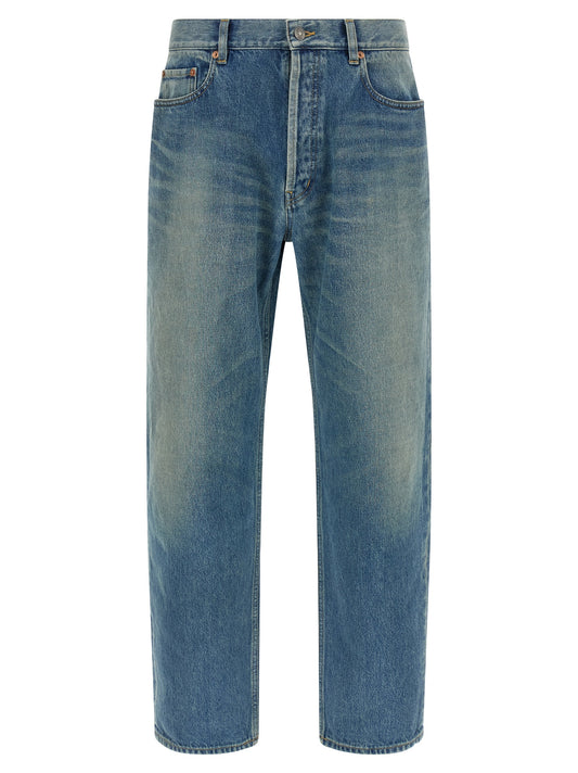 Jeans by Saint Laurent for men in cotton denim blue features an sophisticated mid rise and straight-leg with a precise long, creating a sophisticated and sophisticated silhouette.