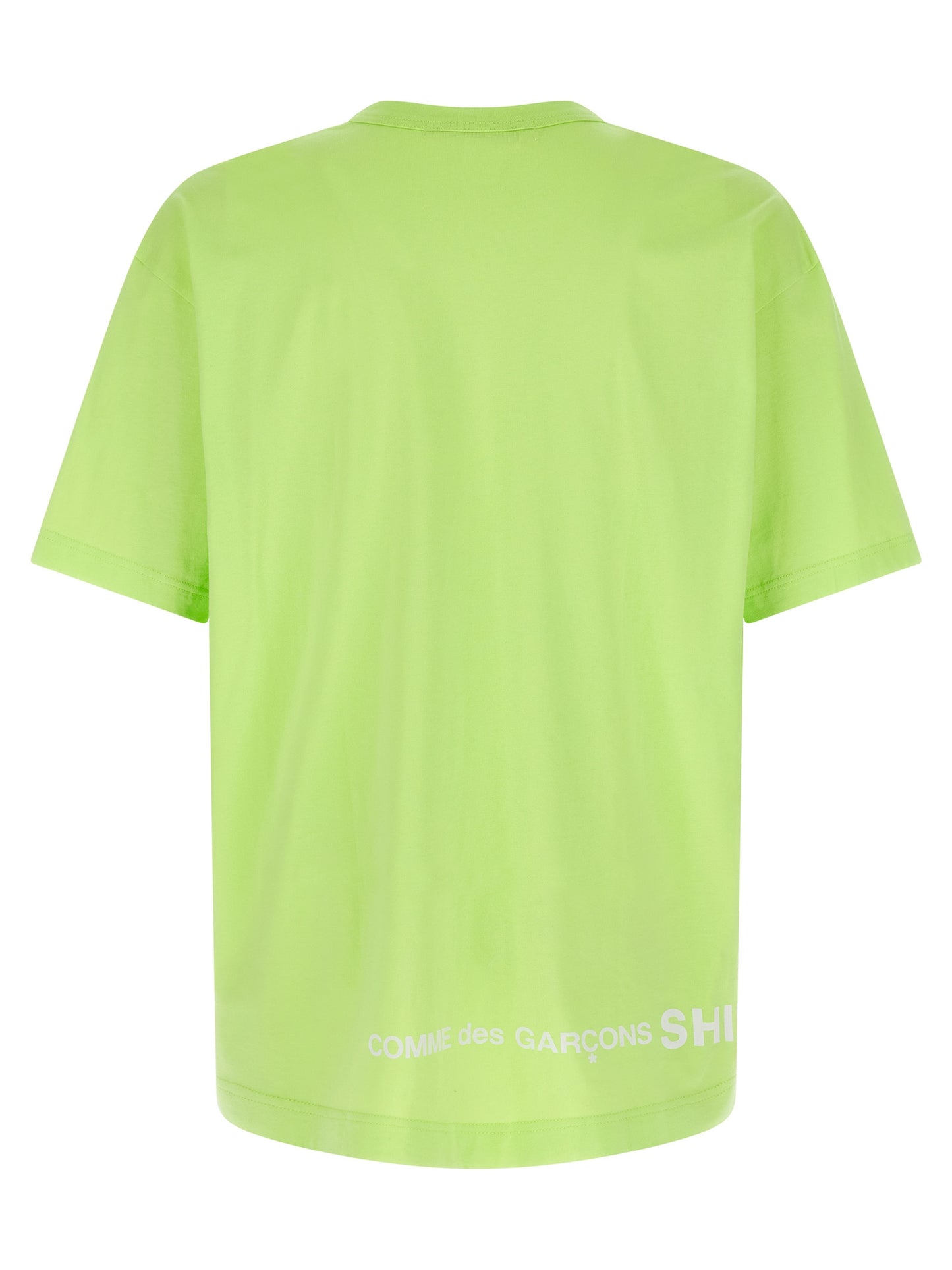 T-Shirt by Comme Des Garçons for men in cotton bicolour, green & print showcases a dramatic silhouette, elegantly detailed with a dramatic crew neckline and for a truly dramatic finish.