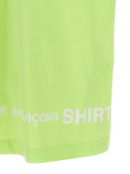 T-Shirt by Comme Des Garçons for men in cotton bicolour, green & print features an edgy silhouette, meticulously detailed with a sophisticated and for a truly edgy finish.