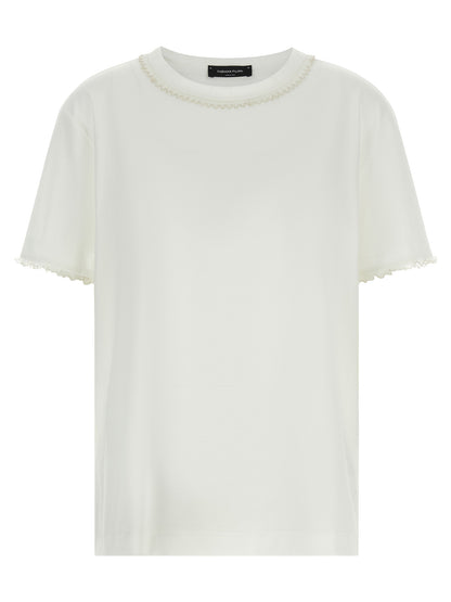 T-Shirt by Fabiana Filippi for women in cotton white features an on trend silhouette, perfectly showcasing a on trend and crew neckline for an elevated aesthetic.