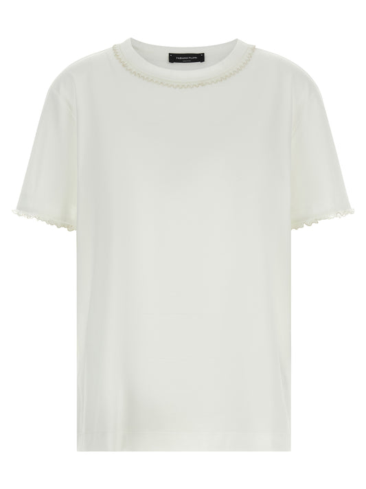 T-Shirt by Fabiana Filippi for women in cotton white features an on trend silhouette, perfectly showcasing a on trend and crew neckline for an elevated aesthetic.
