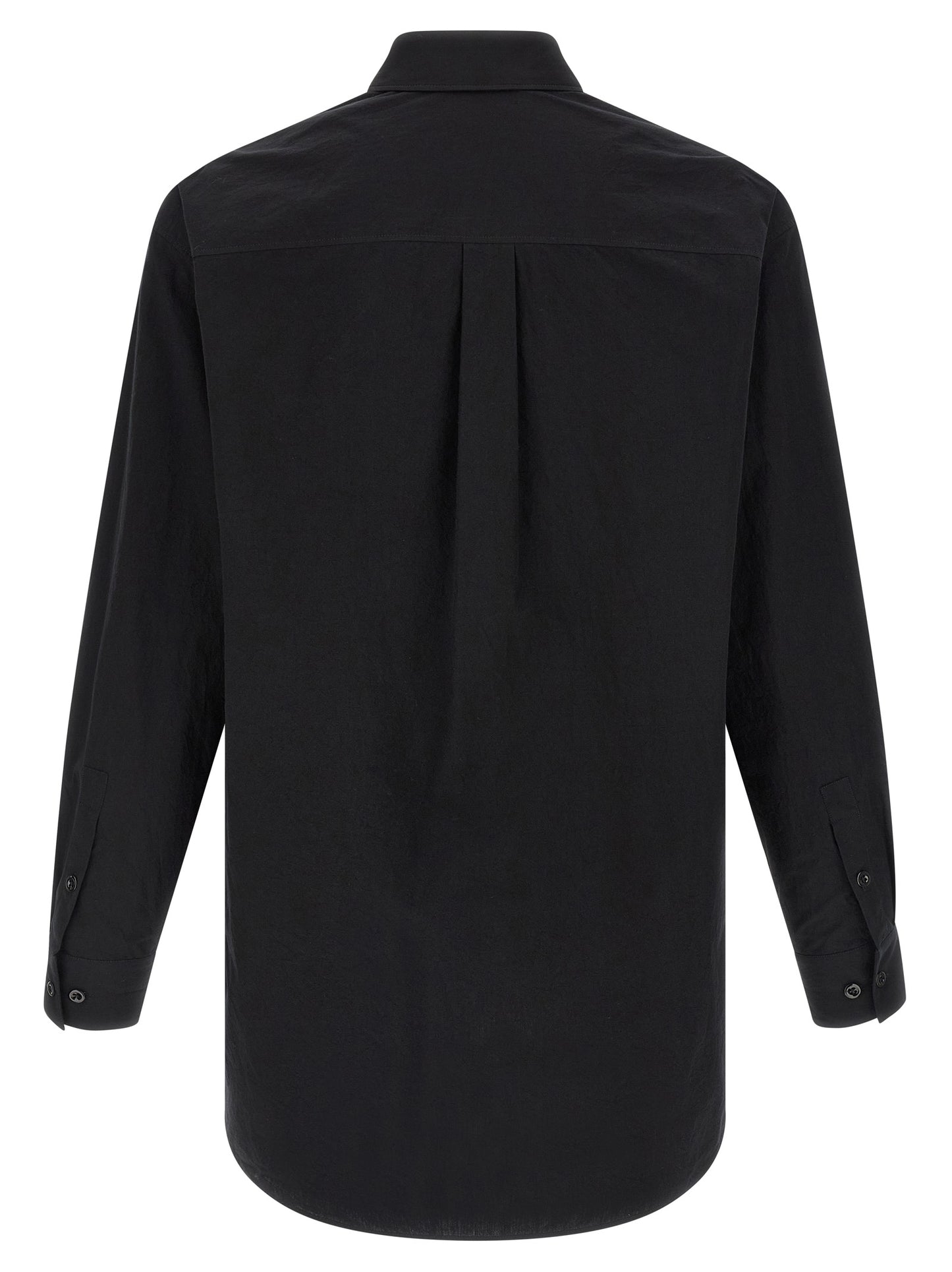 Shirt by Lemaire for men in cotton black presents a discerning silhouette, showcasing a sophisticated and for a truly discerning finish.