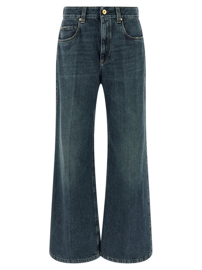 Jeans by Brunello Cucinelli for women in cotton denim blue & signature features an sophisticated and flared, regular-fit & wide with a precise long, creating a sophisticated and sophisticated silhouette.
