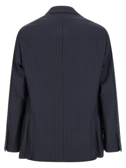 Blazer by Brunello Cucinelli for men in virgin wool blue & horn presents a distinguished silhouette, detailed with a distinguished and distinctive for a truly sophisticated finish.