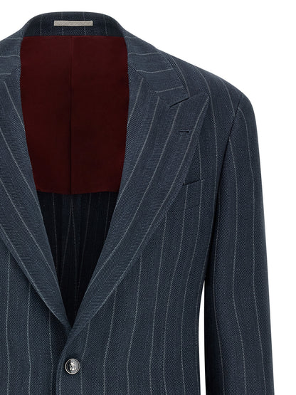 Blazer by Brunello Cucinelli for men in silk & hemp blue & chevron features an crisp silhouette with sophisticated and a crisp for a truly crisp finish.