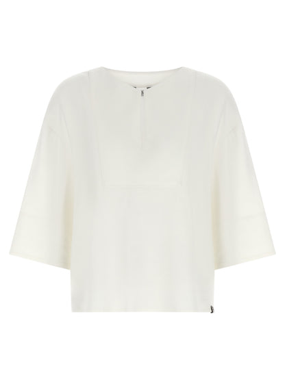 Blouse by Max Mara for women in viscose & linen white showcases a sublime silhouette, artfully detailed with a sublime boat neckline and three-quarter-sleeve for a sophisticated, sublime finish.