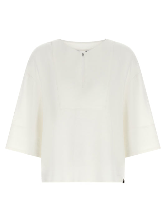 Blouse by Max Mara for women in viscose & linen white showcases a sublime silhouette, artfully detailed with a sublime boat neckline and three-quarter-sleeve for a sophisticated, sublime finish.