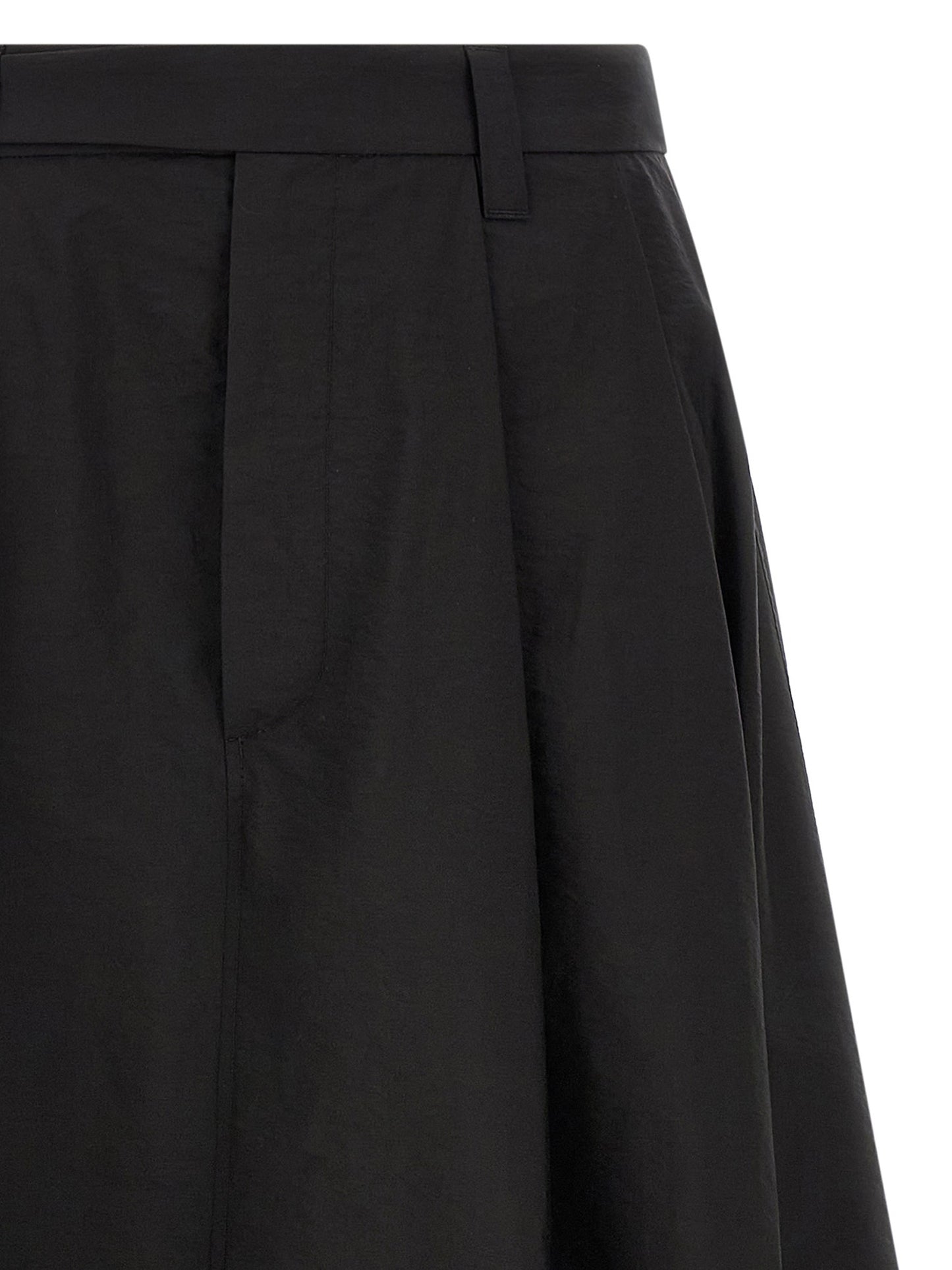 Skirt by Brunello Cucinelli for women in polyamide cotton silk black & signature features a contoured silhouette from the Monile Women's Tailored Flared Polyamide Cotton Silk Midi Skirt collection, characterized by its contoured midi for a contoured finish.