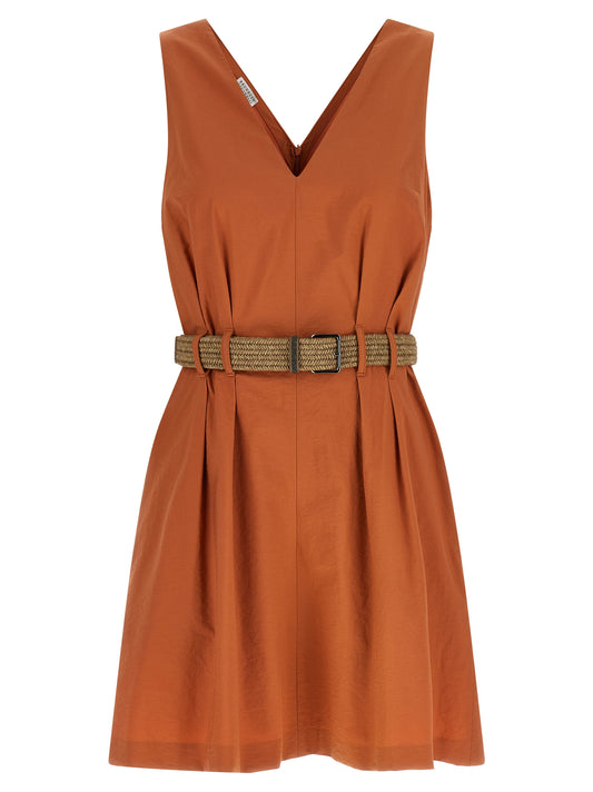 Dress by Brunello Cucinelli for women in cotton polyamide twill crepe orange features an cute silhouette, detailed with a sleeveless and v-neck neckline that elegantly flows into a cute short mini.