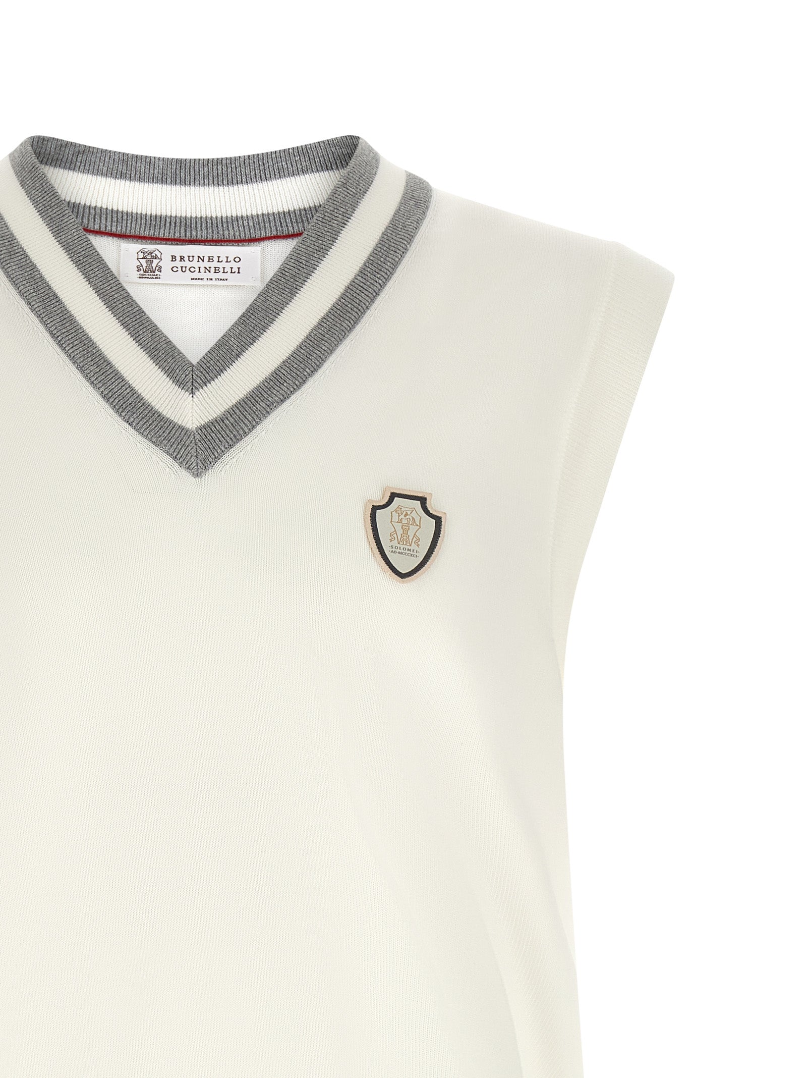 Sweatshirt by Brunello Cucinelli for men in cotton white features an enviable silhouette, showcasing a premium and refined v-neck neckline for a truly enviable finish.